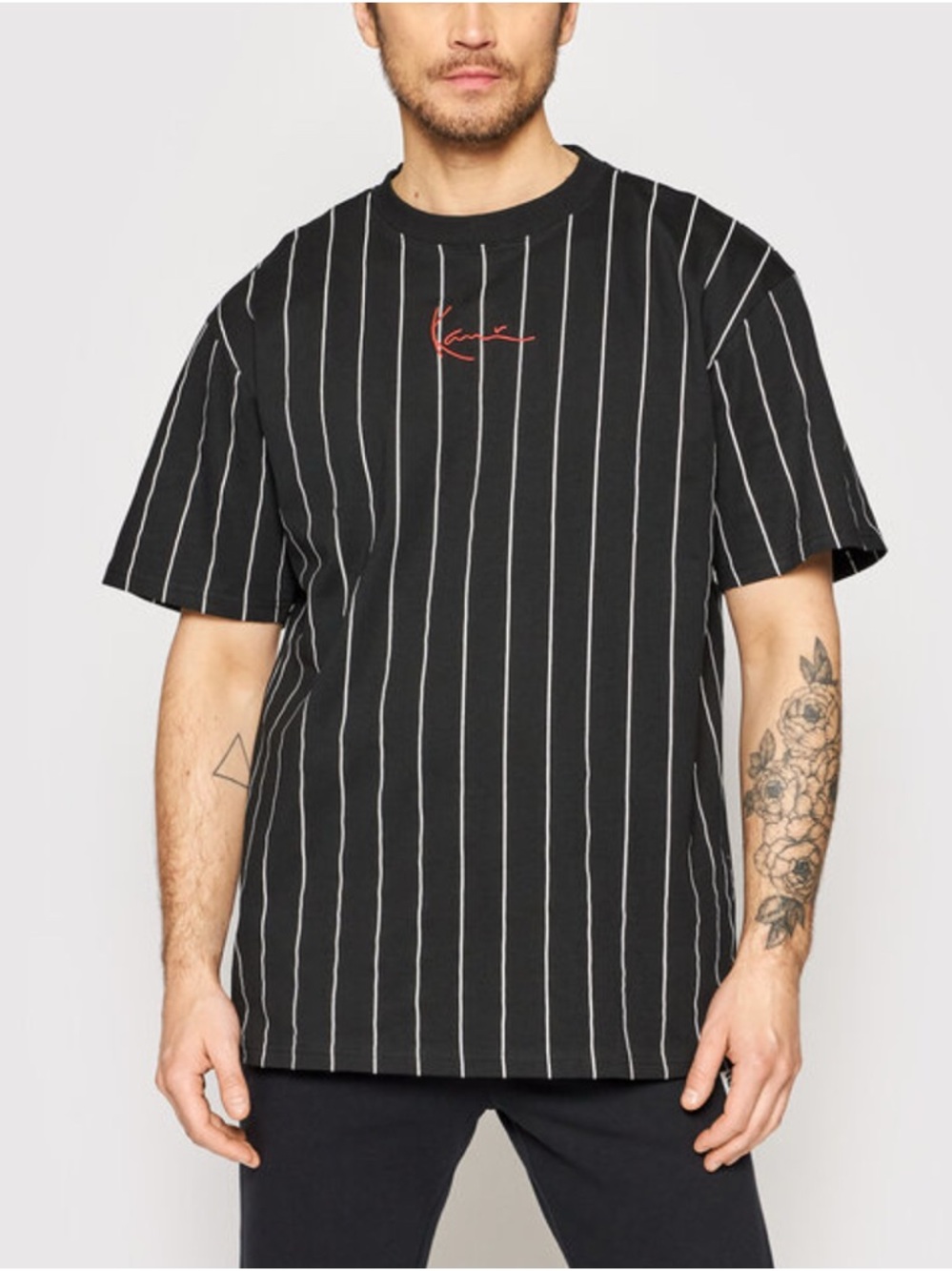 Karl Kani Signature  Men’s T- Shirt Black And White Pinstripe Red Logo Size L